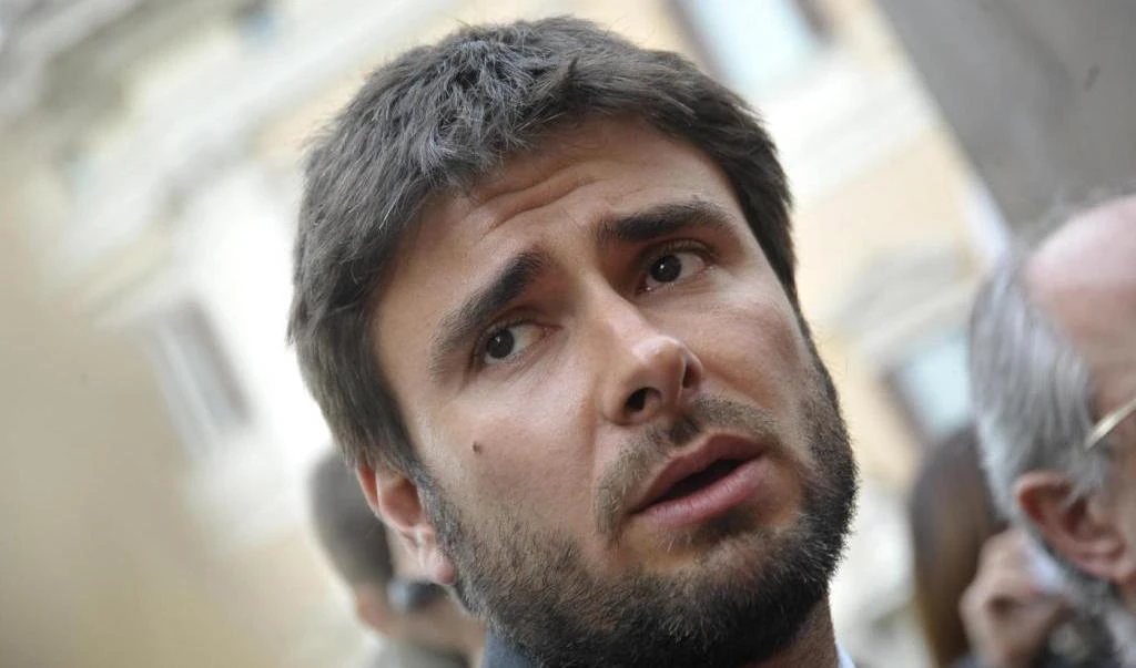 Beppe Grillo, Dagospia: fonda un nuovo movimento contro il M5s, il leader sarà Alessandro Di Battista