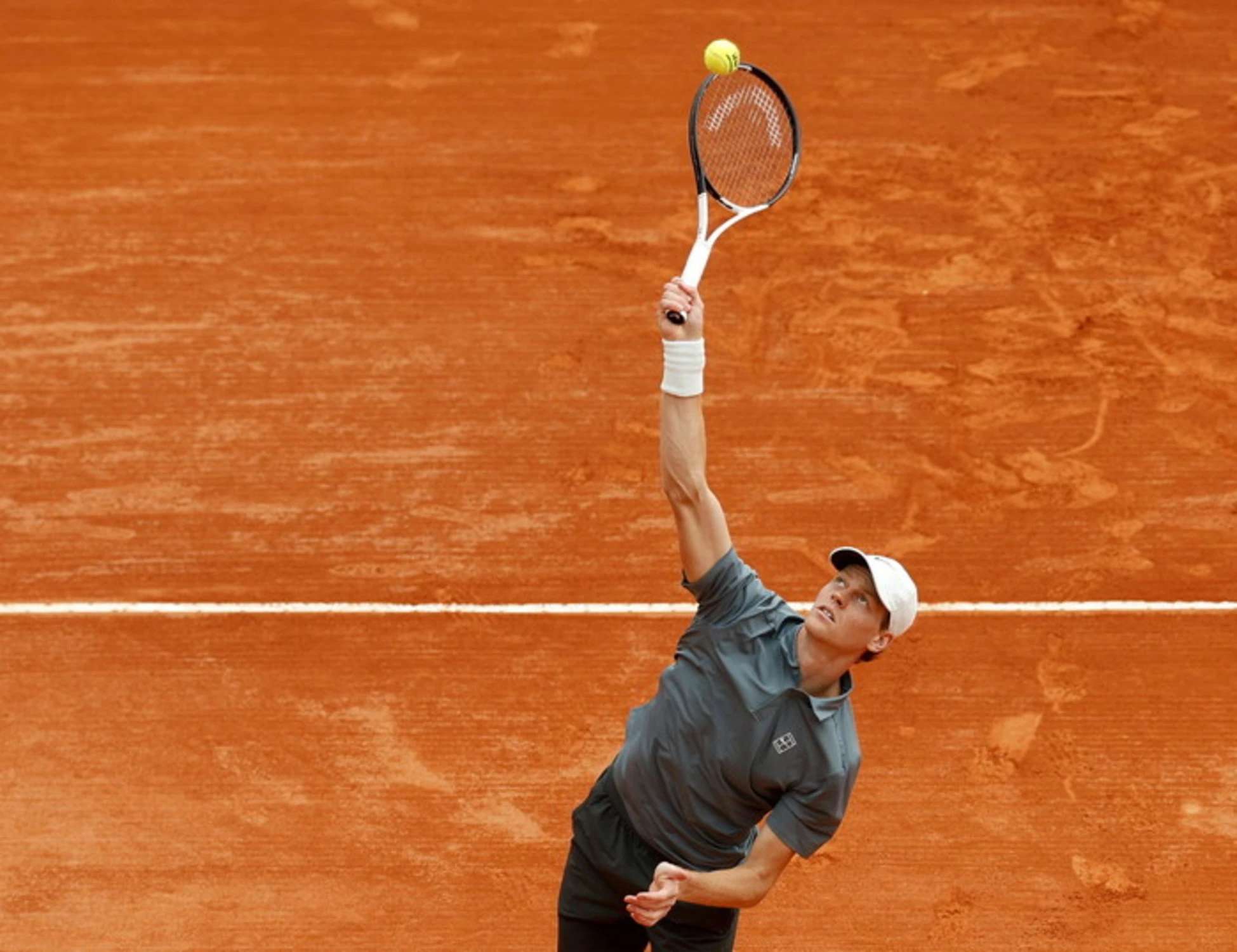 Jannik Sinner travolge Auger-Aliassime. E se ora Alcaraz perde...