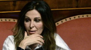 Renzi grazia Bonafede? Il presentimento di Daniela Santanchè: "L'unica scusante per la scarcerazione di boss mafiosi è la regolarizzazione dei migranti"