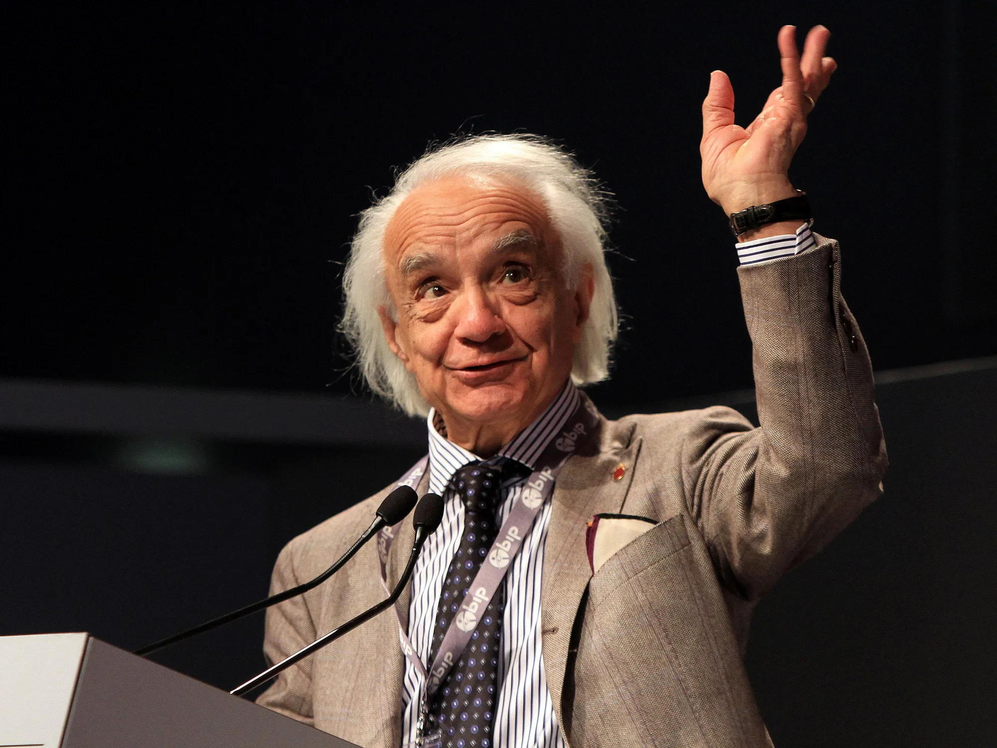 Leggi l'articolo: È morto a 96 anni Antonino Zichichi, una vita per la scienza