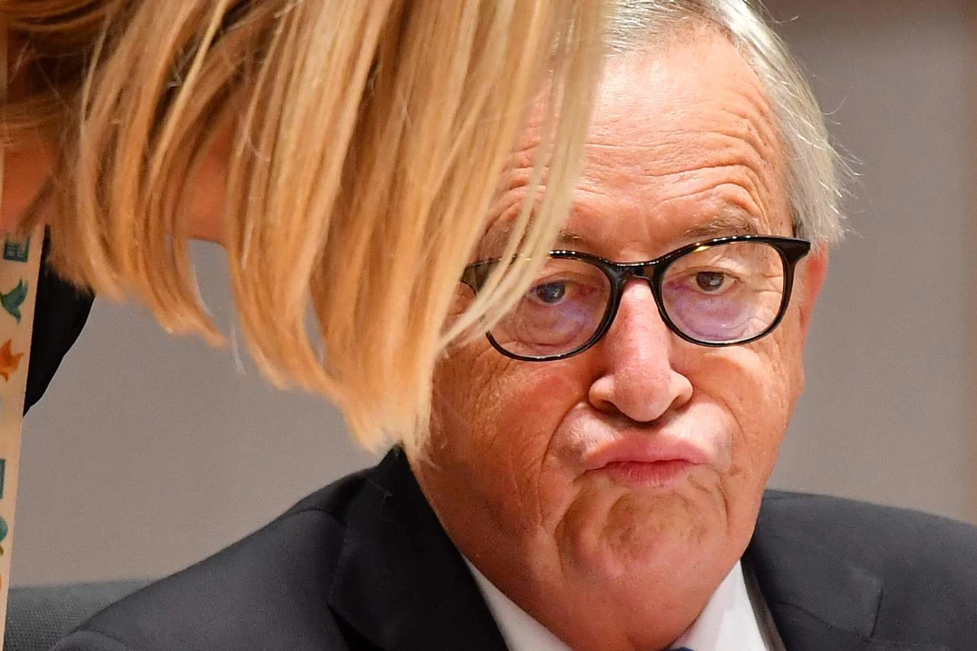 Europa, quanto paga l'Italia per farsi riempire di insulti da tizi come Jean-Claude Juncker
