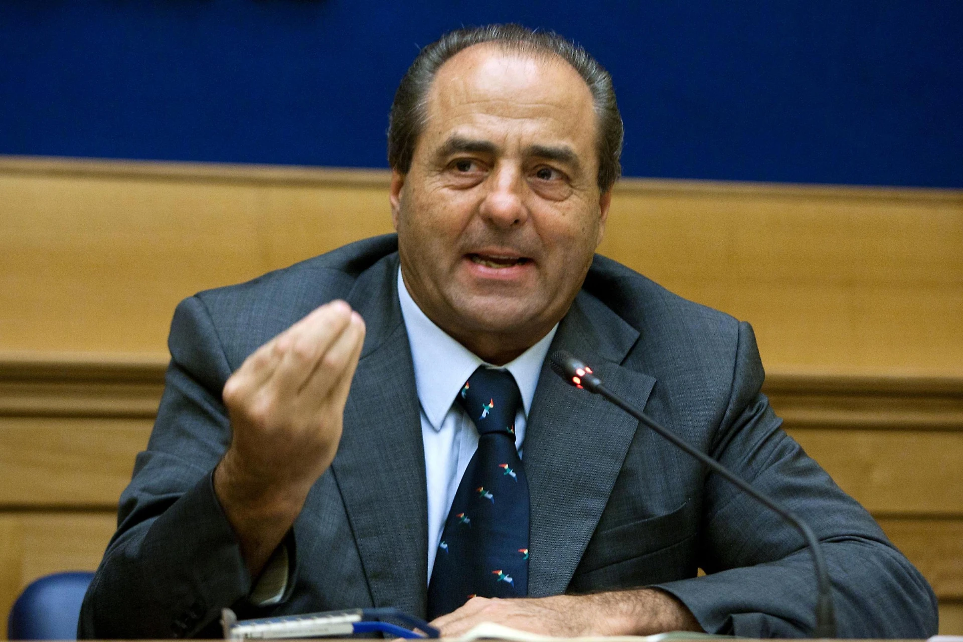 Pd, l'agonia umiliante: anche Antonio Di Pietro dà il due di picche