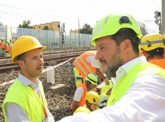 SALVINI ATTACCA TONINELLI "BLOCCA INFRASTRUTTURE E LICENZIA PRO-TAV"