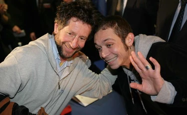 Valentino Rossi denuncia la compagna di papà Graziano: una storia bruttissima