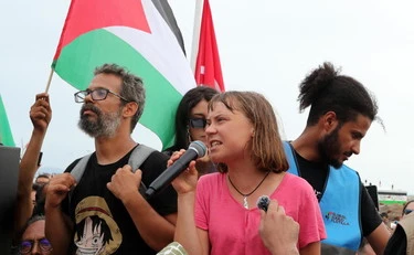 https://media.liberoquotidiano.it/qVYQEo_AvfHJ-ixU63bsT_-BExMdEoRm9H8X7bpk-cs/width:800/quality:90/aW1hZ2VzLzIwMjUvMDkvMDgvMTA1NDI1ODI3LTNlNTdjZTZmLWEwY2YtNGUxMS04MWZkLWY4OTNkNDEzNDI1MC5qcGc.webp