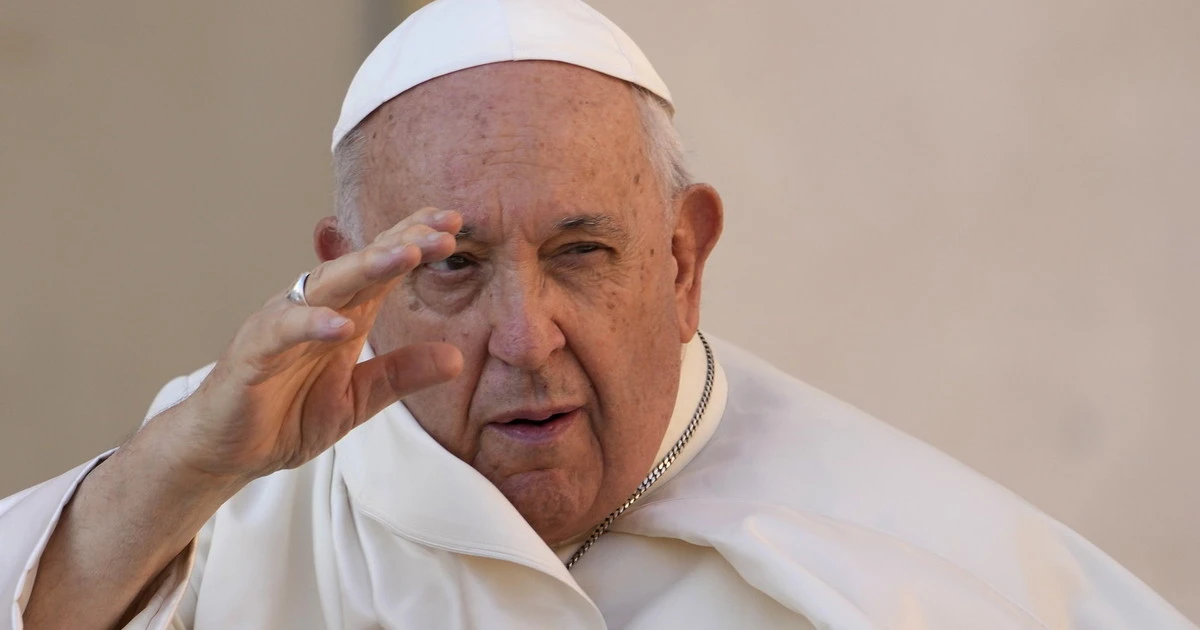 Il Papa boccia l'ideologia gender, il bel mondo progressista e cattolico lo censura