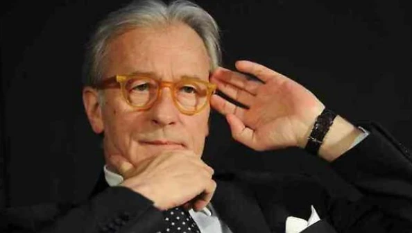 Vittorio Feltri sul lavoro e i migranti: "Dai, andiamo avanti così, facciamoci del male da soli"