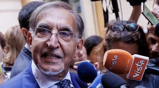 La Russa, passo indietro all'assemblea Fdi: come zittisce la sinistra