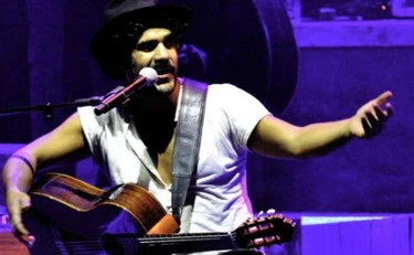 Padova, cacciato dal concerto di Mannarino perché di destra