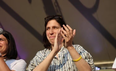 Pd, Elly Schlein ad Amsterdam e mezzo partito in piazza contro Israele