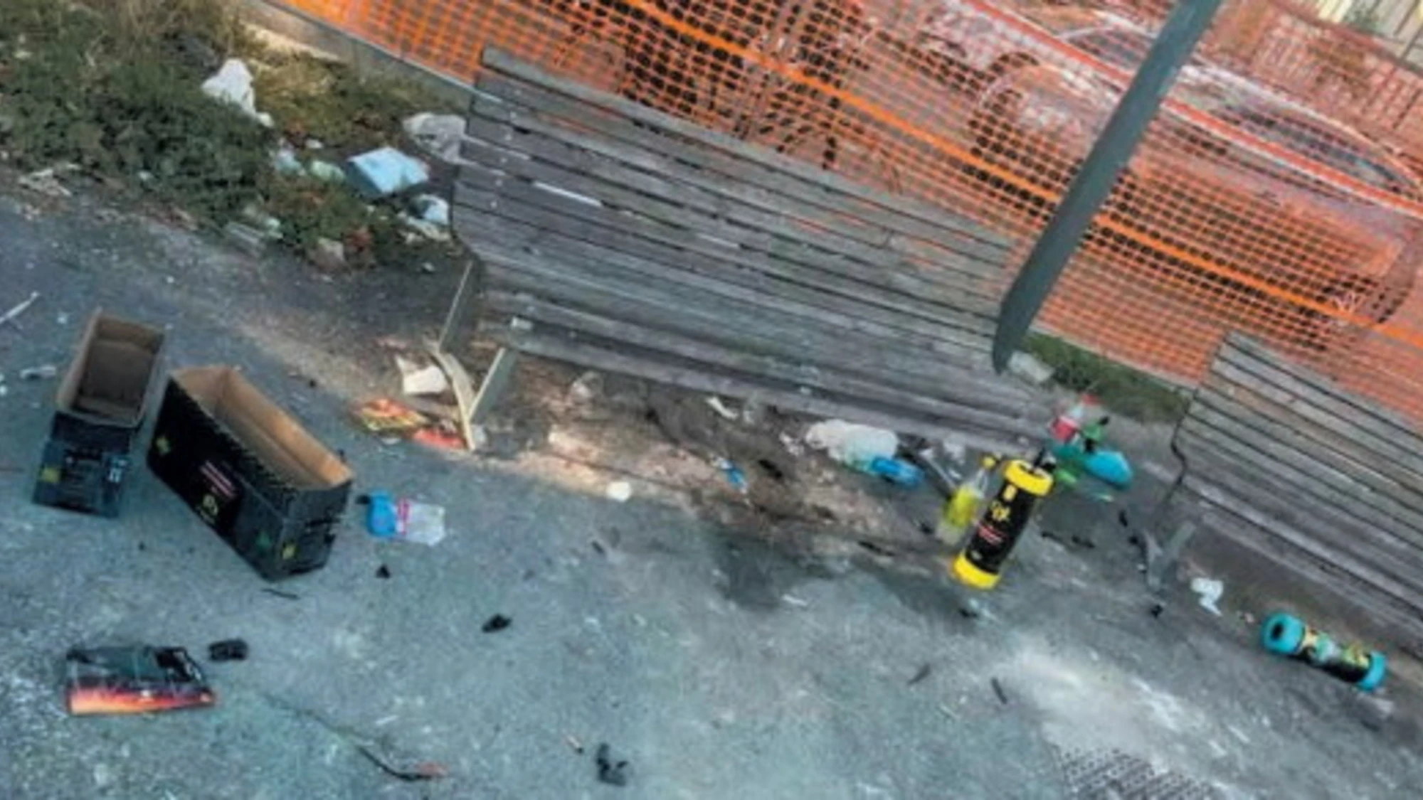 Milano, ore 16.30: inizia la festa di tossici e sbandati, una città allo sfascio