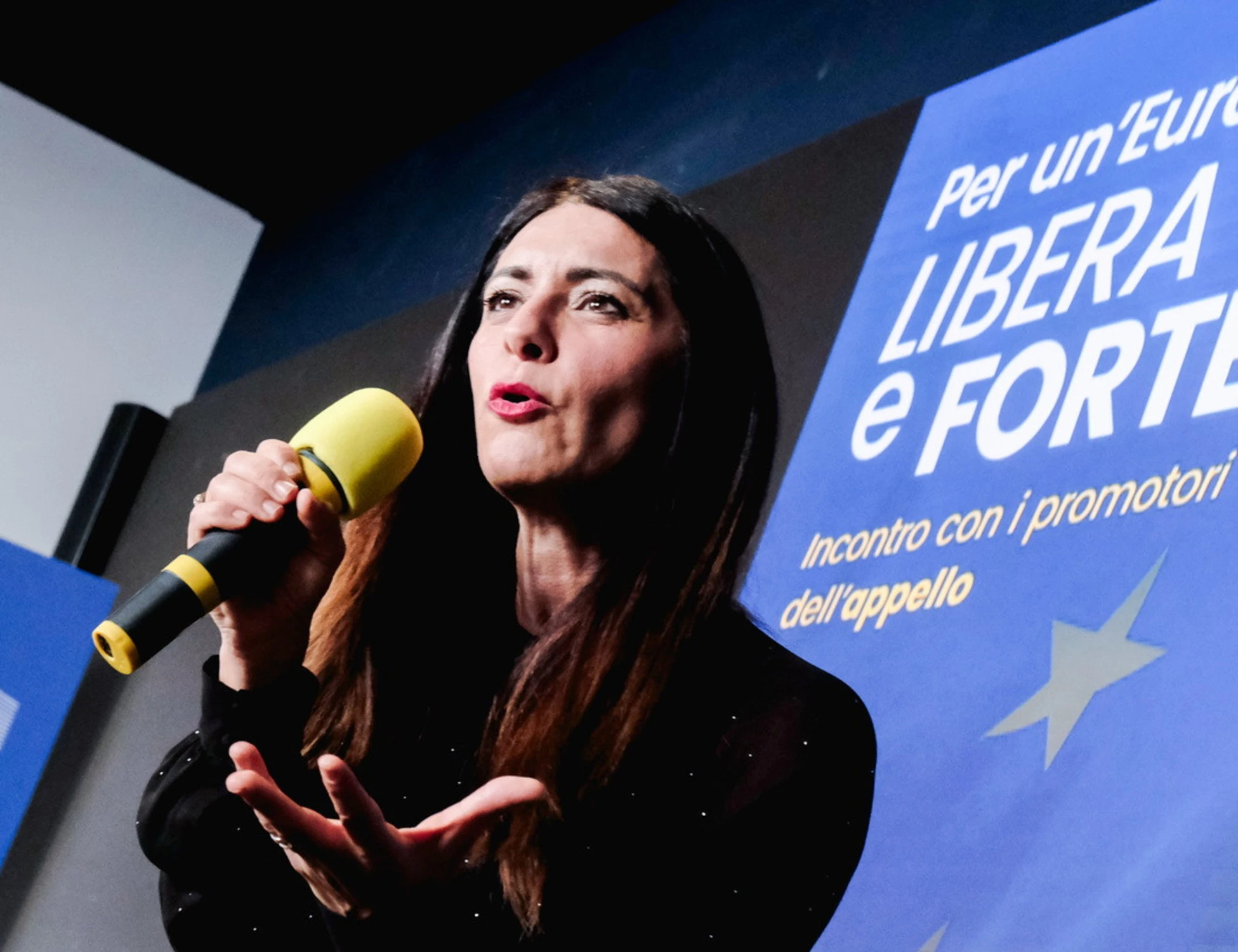 Pina Picierno, "perché la piazza è divisa". Colpo mortale a Pd e Schlein