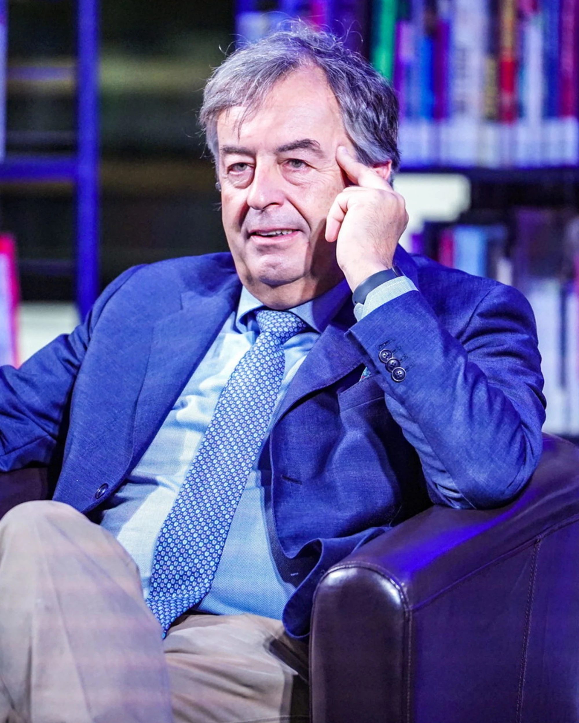 Roberto Burioni permaloso: si cancella dai social