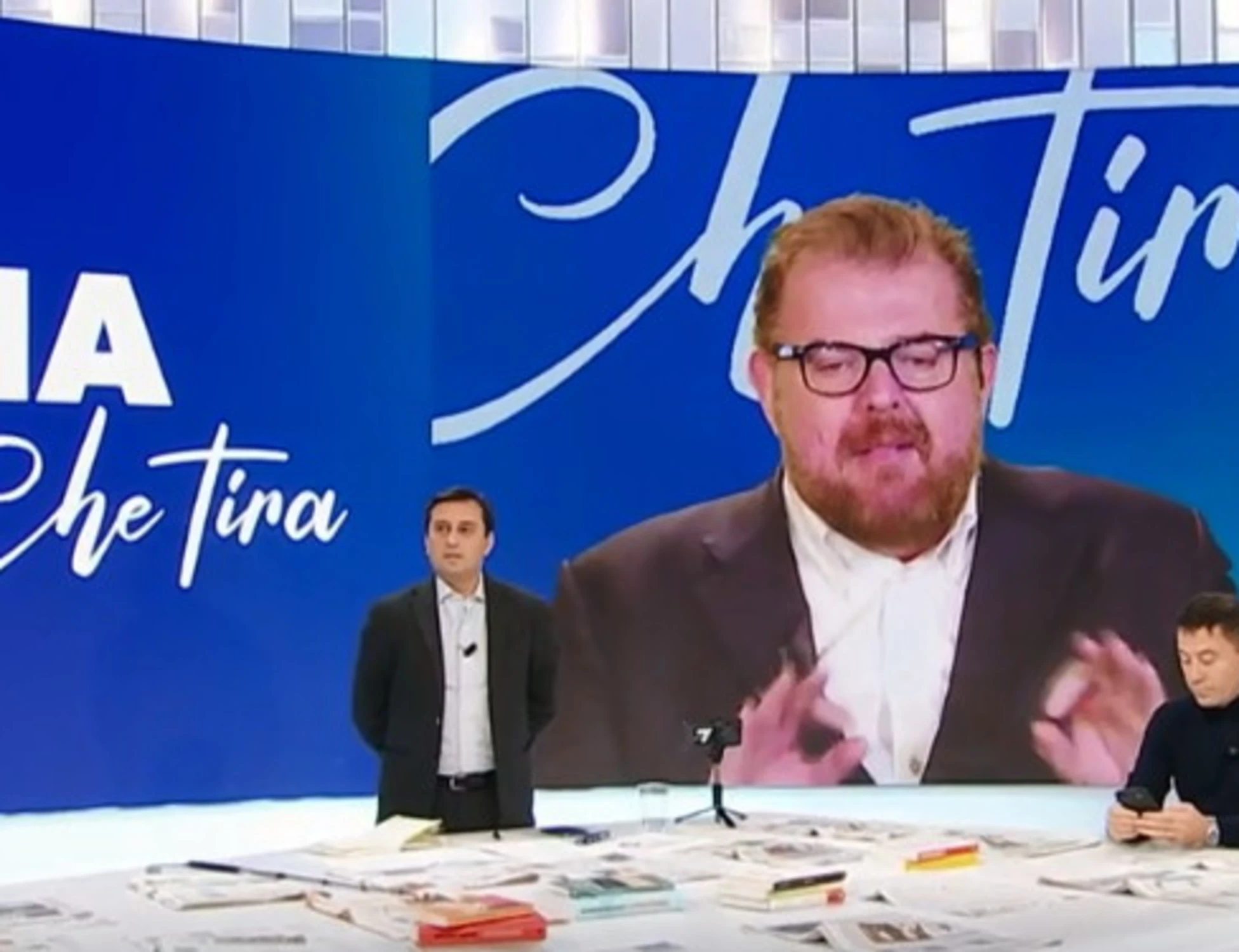 L'Aria che tira, la sordina-Crespi sfida Parenzo: il "megafono di Landini"