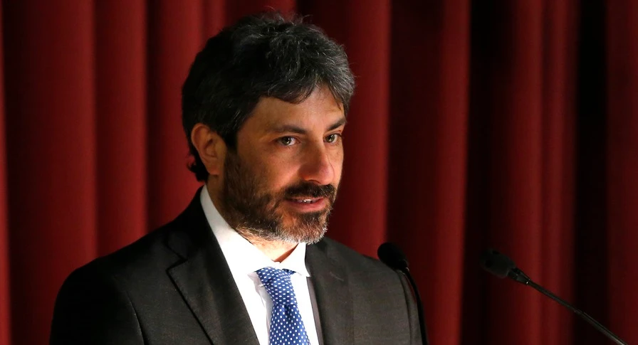 Roberto Fico, vergogna del 25 Aprile contro Matteo Salvini: "Perché è ministro"