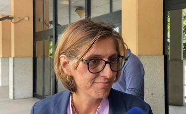 Giulia Bongiorno, vergogna femminista: letame davanti al suo studio
