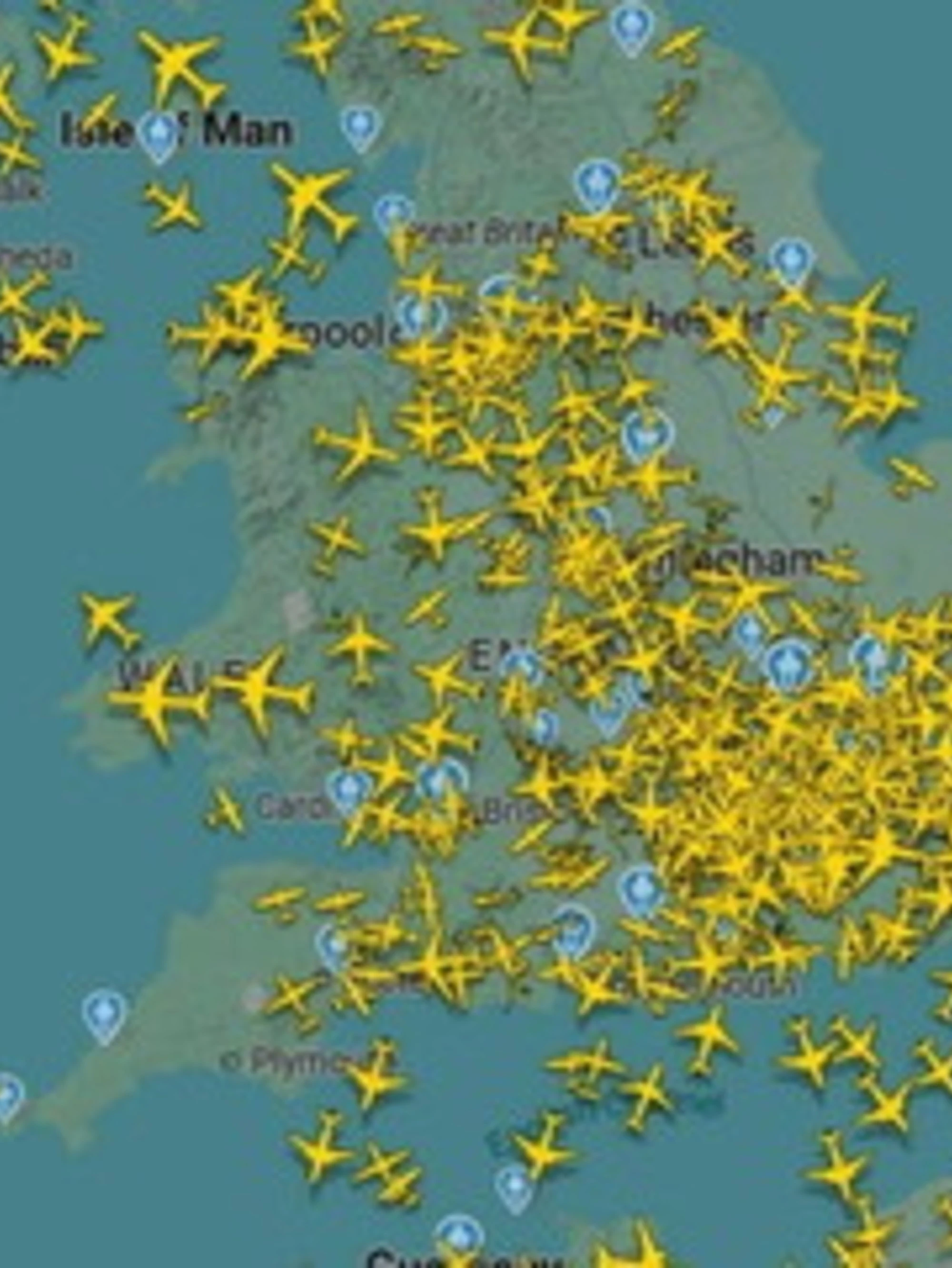 Regno Unito, radar in tilt e traffico aereo nel caos: rovinoso "effetto-domino" in Europa