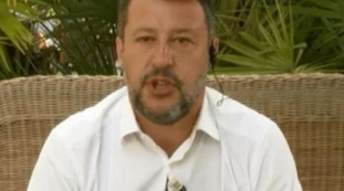 Matteo Salvini all'attacco di Tridico: "Perché la cassa integrazione non è ancora stata pagata e il bonus ai parlamentari sì?"
