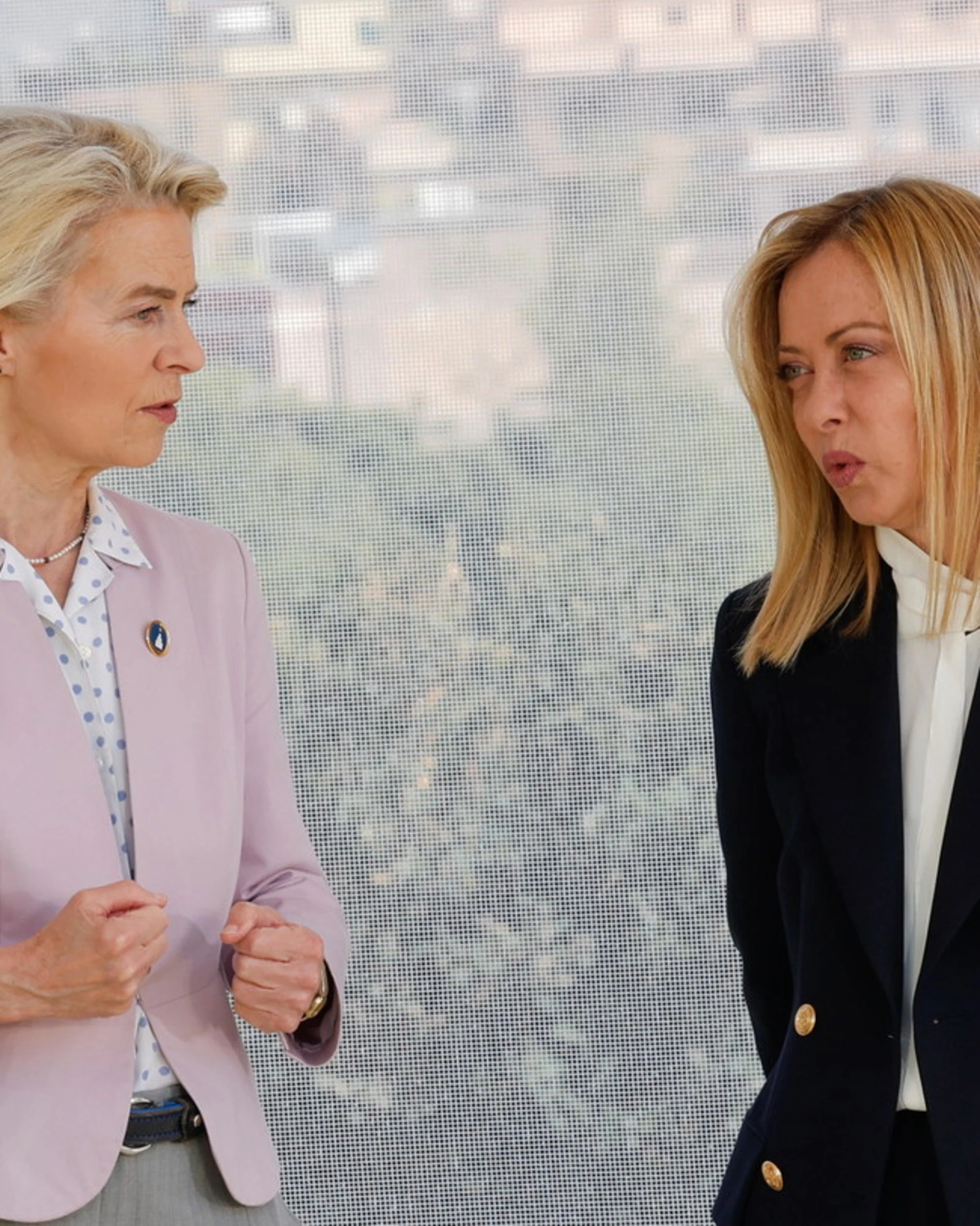 Giorgia Meloni incalza Ursula von der Leyen: "Urgente intervenire sulle auto"