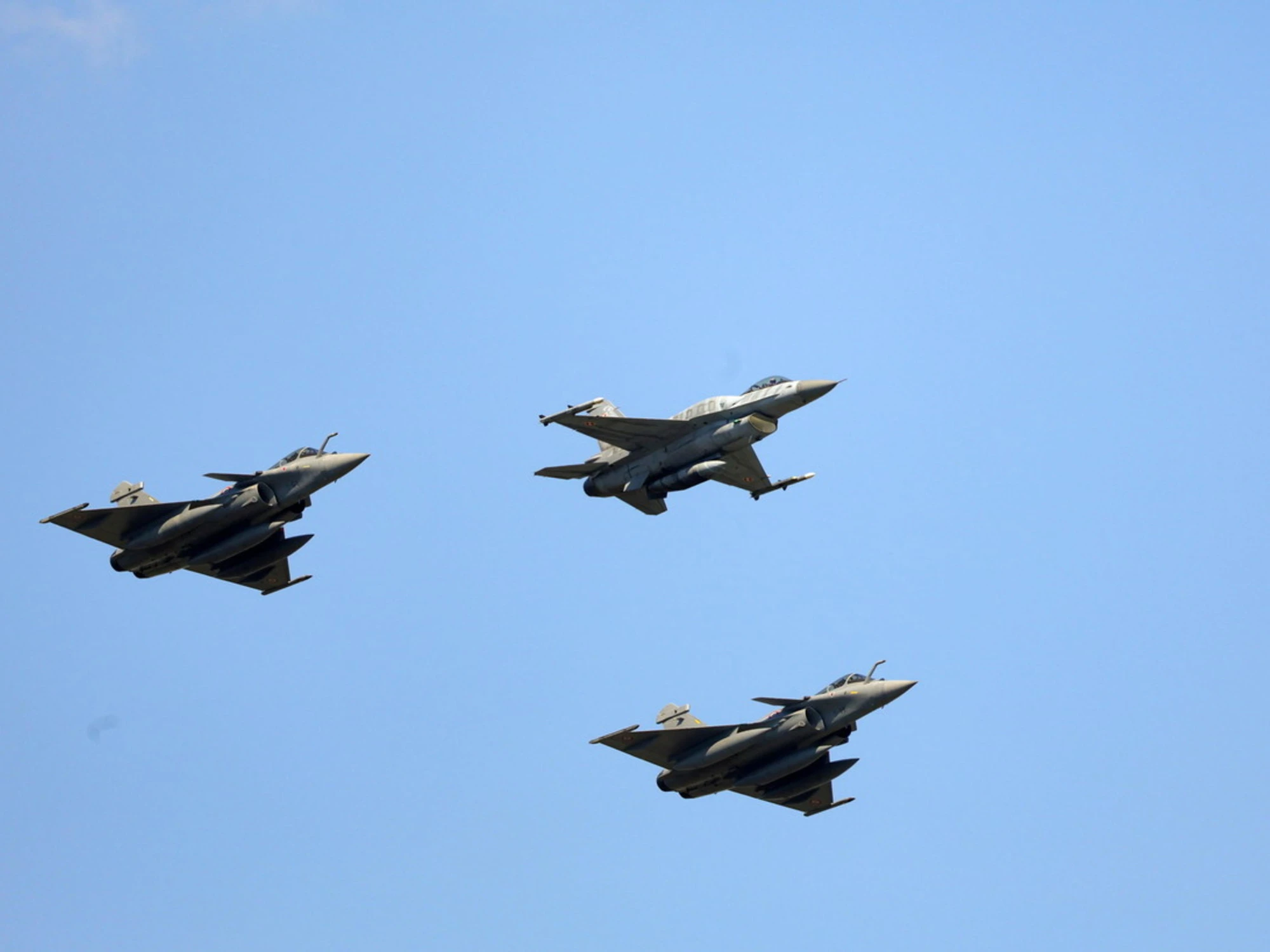 I jet polacchi si alzano in volo: scatta l'allarme, cosa sta succedendo