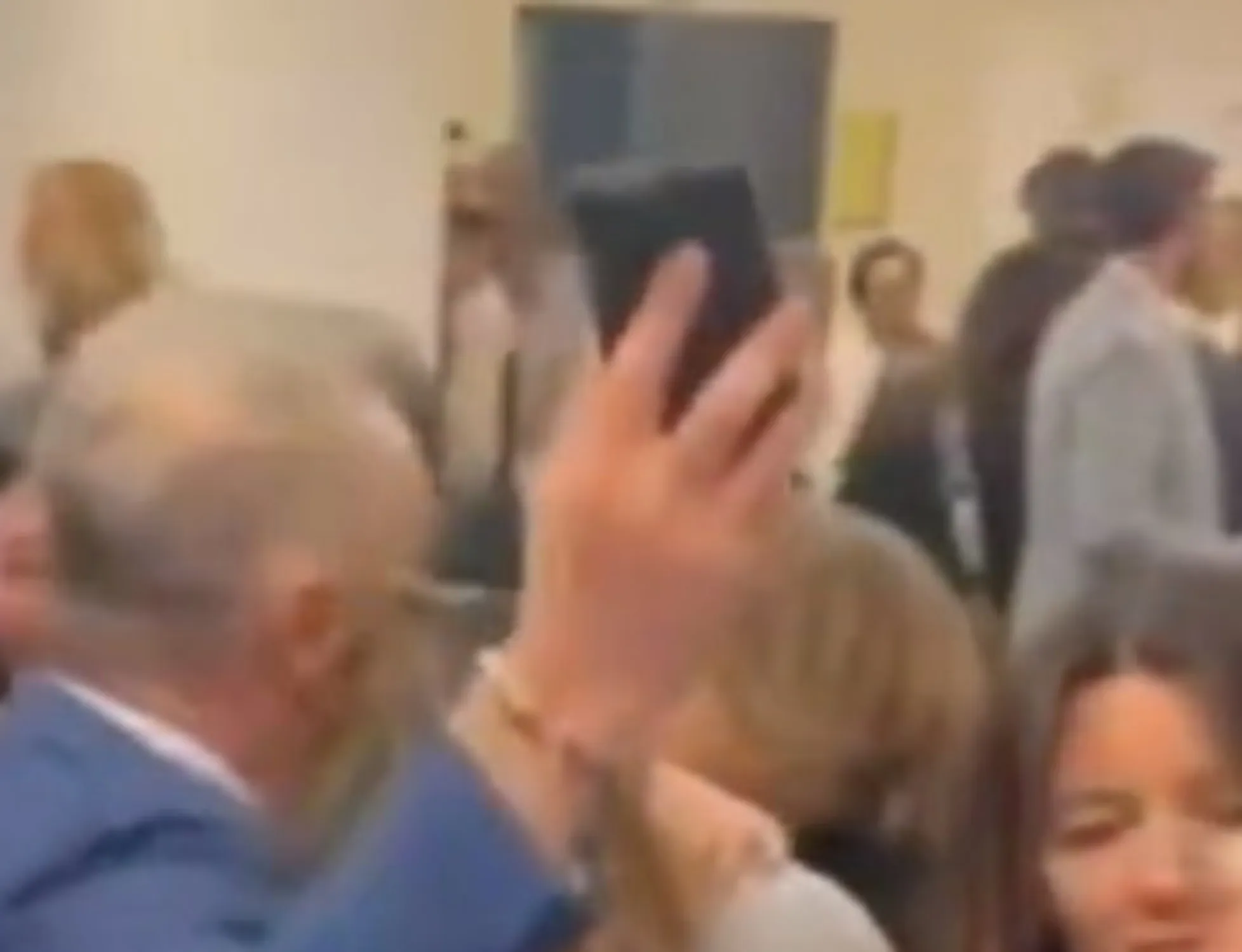 "Chi non salta Meloni è", le toghe toccano il fondo