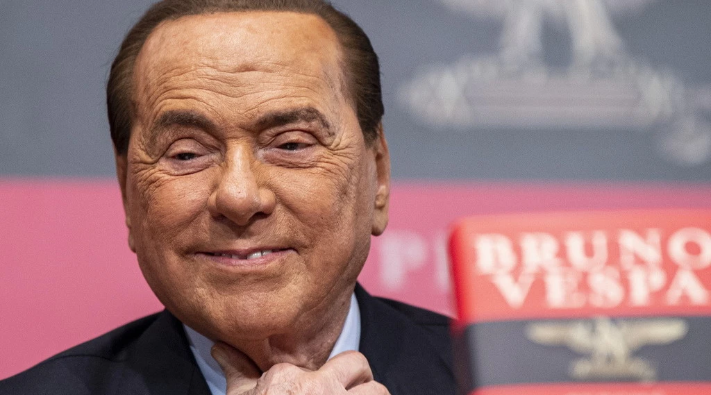 Coronavirus, Silvio Berlusconi positivo al tampone. Zangrillo: "Probabile contagio in Sardegna"