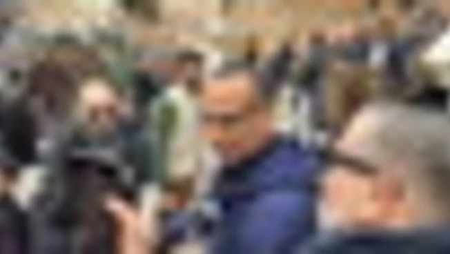 Conti a Piazza di Spagna per lo spot di Sanremo: oggi niente annunci