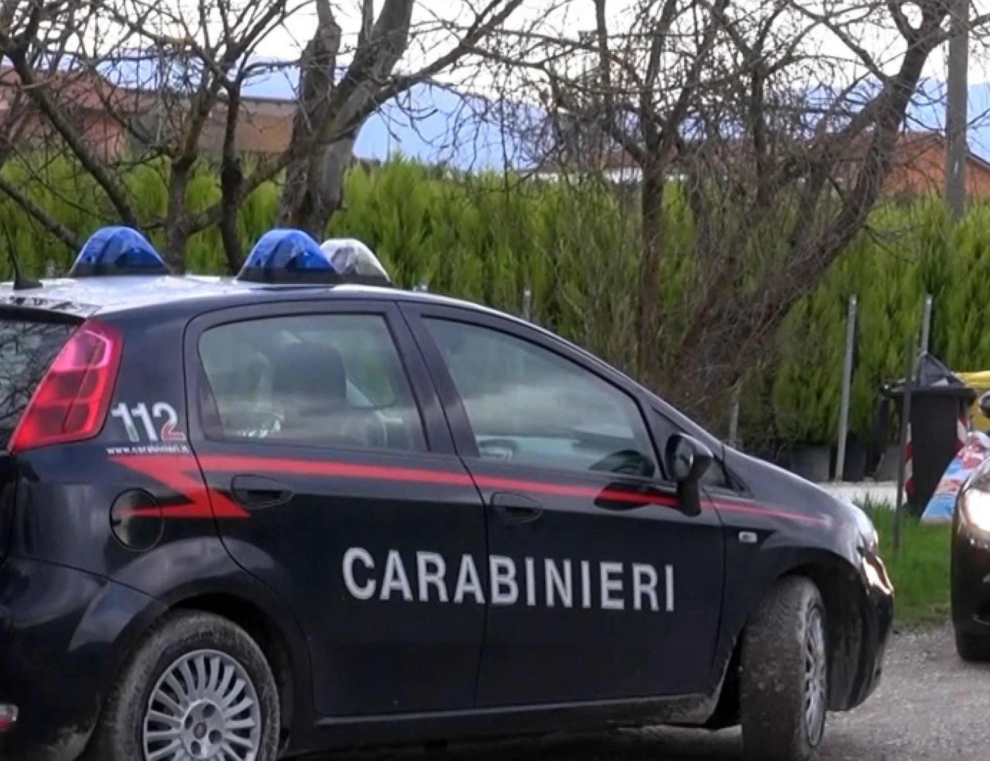 Pistoia, 70enne minacciata col coltello e stuprata in casa: chi è la belva