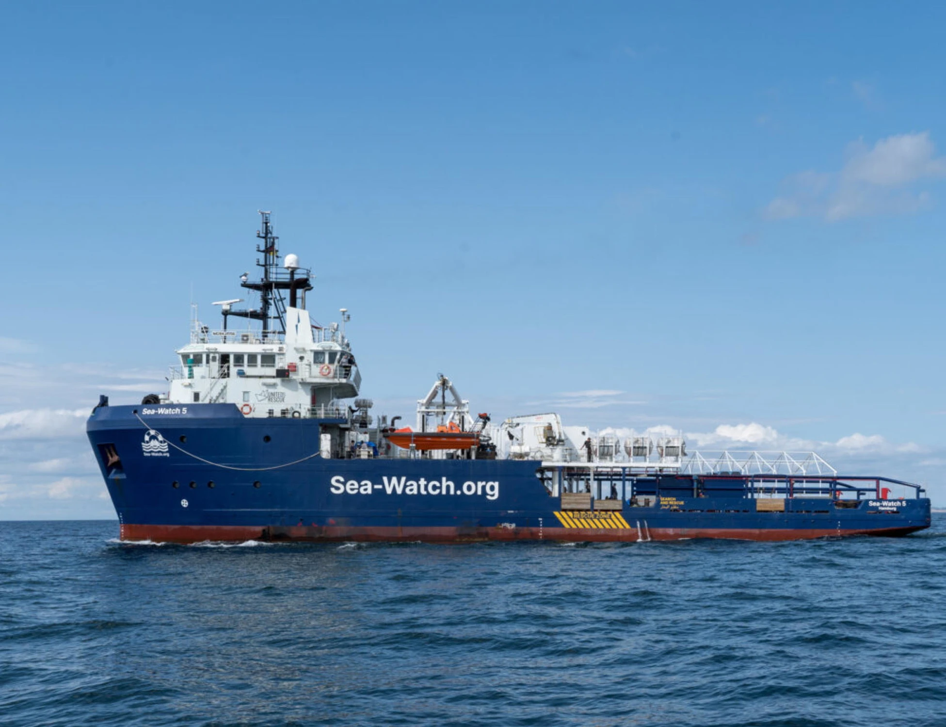 Sea Watch e Humanity, le ong tedesche portano altri migranti in Italia: lo smacco durante il braccio di ferro