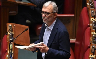 https://media.liberoquotidiano.it/qrvj3pJ4PfEUSIGO8rMp3Bos4M2GRveWU4_Z_HfdVGA/width:800/quality:90/aW1hZ2VzLzIwMjYvMDUvMTUvMDkzNjA4OTMwLWFlYjJmYWI5LTFjZjgtNGIyNy1hZGEwLTEzMTVmYTdjODhjMC5qcGc.webp