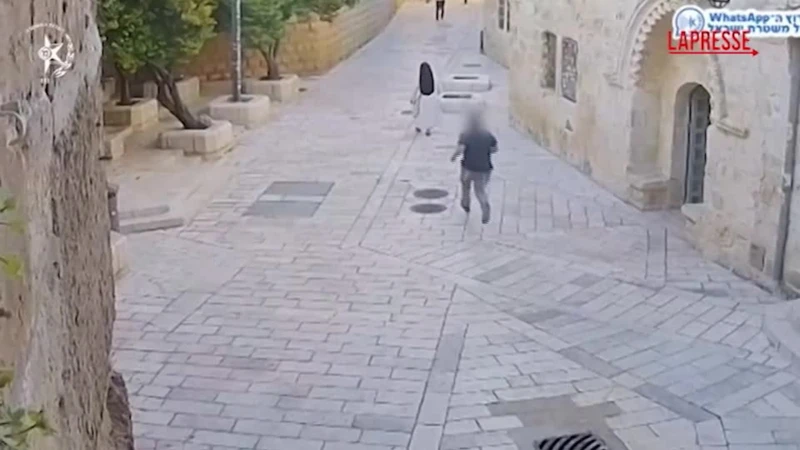 Suora massacrata in strada a Gerusalemme: la spinta e i calci in faccia, chi è l'aggressore