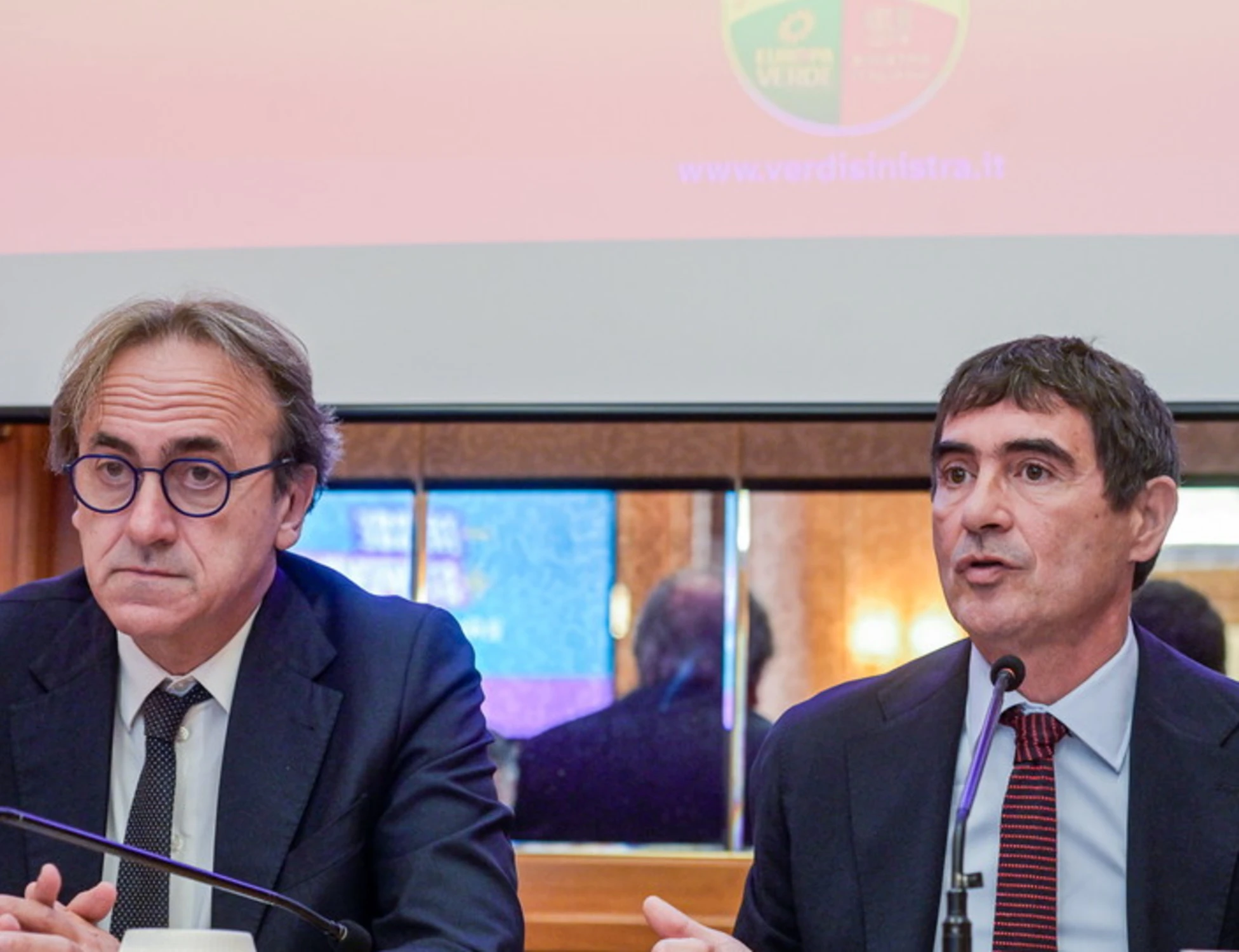 Fratoianni e Bonelli, la patrimoniale di Avs bocciata pure dall'Intelligenza artificiale