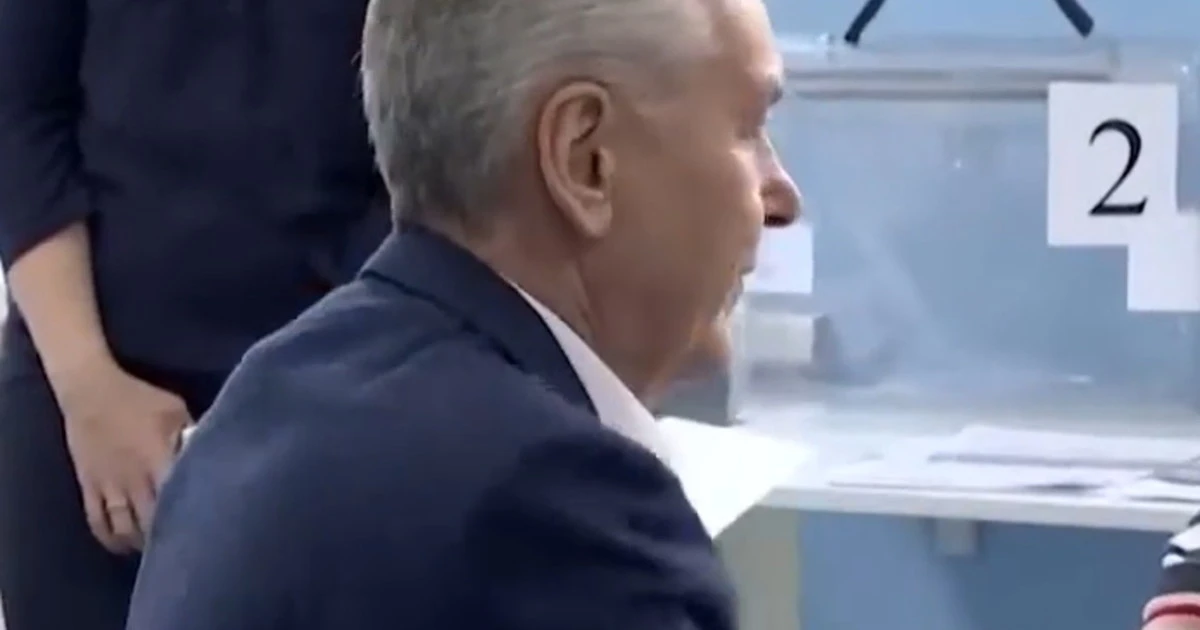 Mosca, il sindaco si ribella in pubblico a Putin: un gesto clamoroso