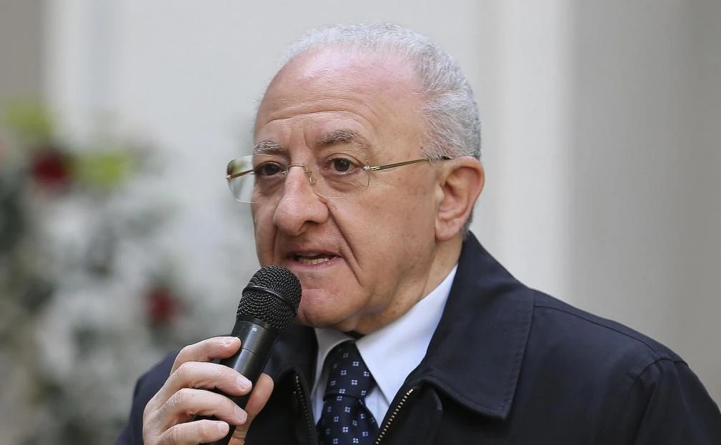 Campania, altro buco da mezzo miliardo nella regione governata da Vincenzo De Luca: sta per chiudere