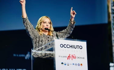 Giorgia Meloni spiana il Pd: "Sono degli sfigati. E vi dico il perché"
