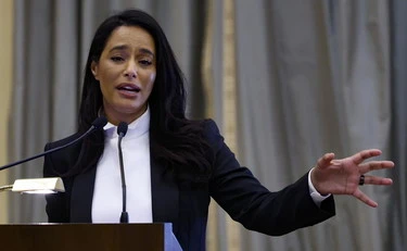 Rula Jebreal definisce "scimmia" un politico nero: l'insulto razzista scatena il caso