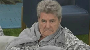 Fausto Leali, frase choc su Mussolini al Grande Fratello Vip: "Hitler era un suo fan", la regia non censura in tempo