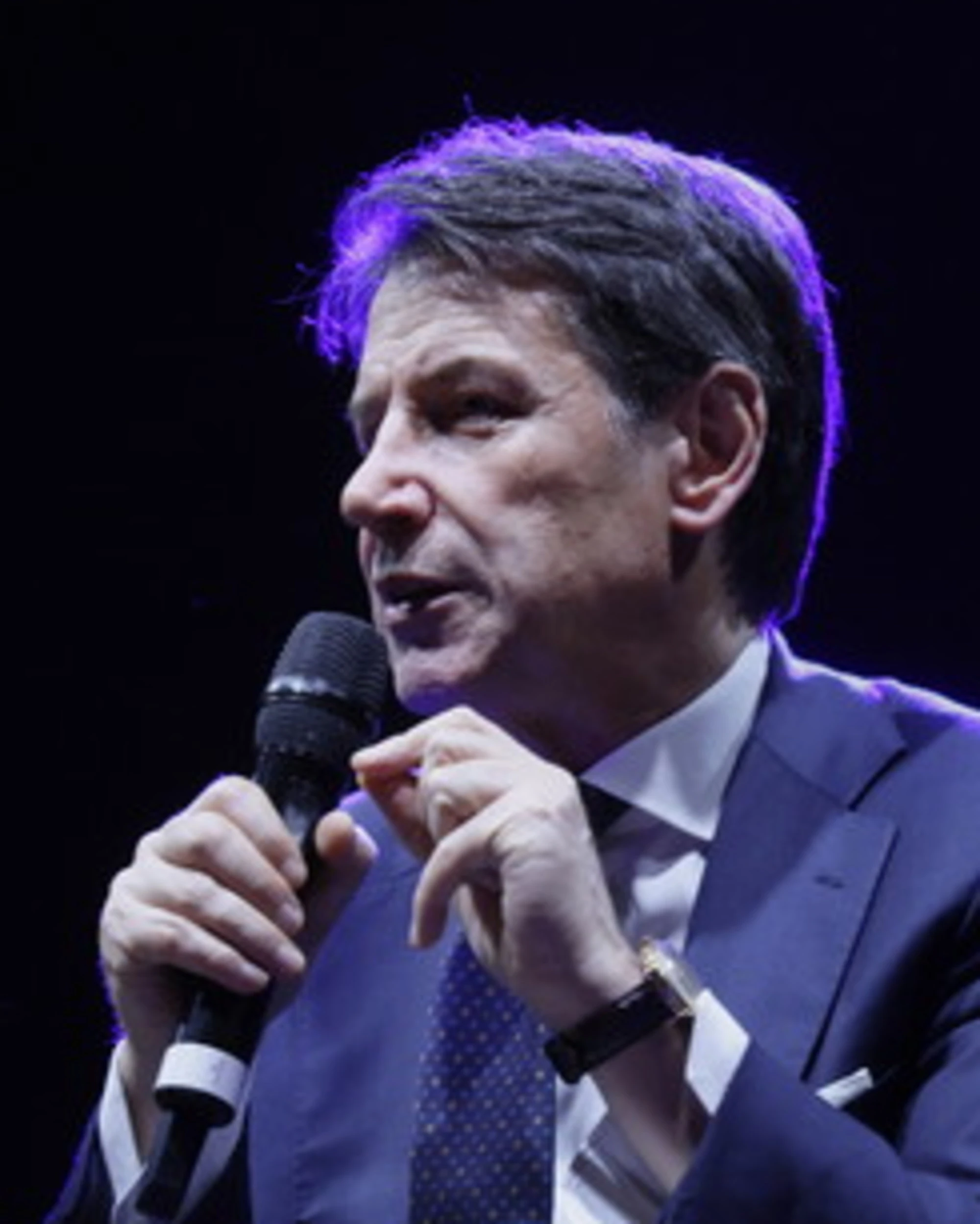 Giuseppe Conte, i segreti dell'ex premier che chiede spiegazioni ma non spiega mai