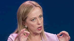 Giorgia Meloni replica alle accuse di Nicola Morra: "Parole frutto di un taglia e cuci del centrodestra? Ma ha bevuto"