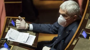Giuseppe Conte in bilico, Pier Ferdinando Casini pronto a votare la sfiducia a Bonafede? "La gestione di alcuni passaggi importanti è criticabile"