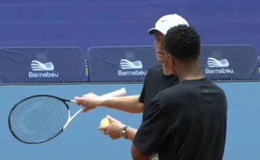 Jannik Sinner gela Bellingham: il gesto sul campo da tennis