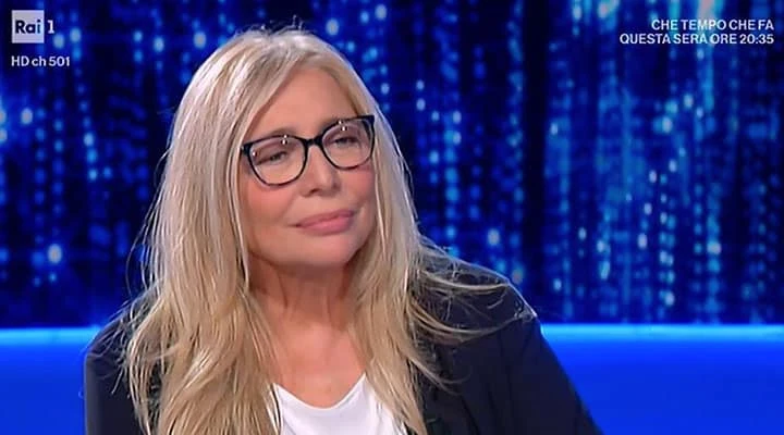 Domenica In, sfogo di Mara Venier: "Alla faccia di chi ci vuole male". Il dubbio: maltrattamenti e insulti?