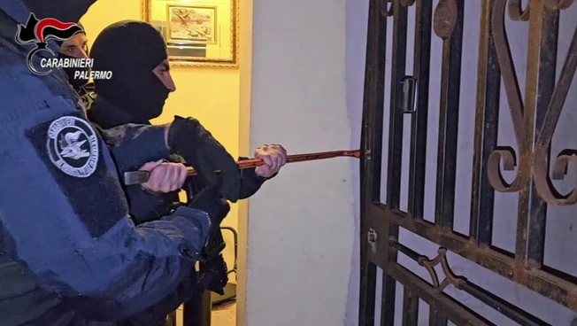 Attentati e intimidazioni ai commercianti, 15 fermi a Palermo