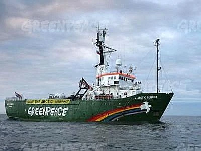 L'Arctic Sunrise di Greenpeace in mano alle autorità russe in acque internazionali