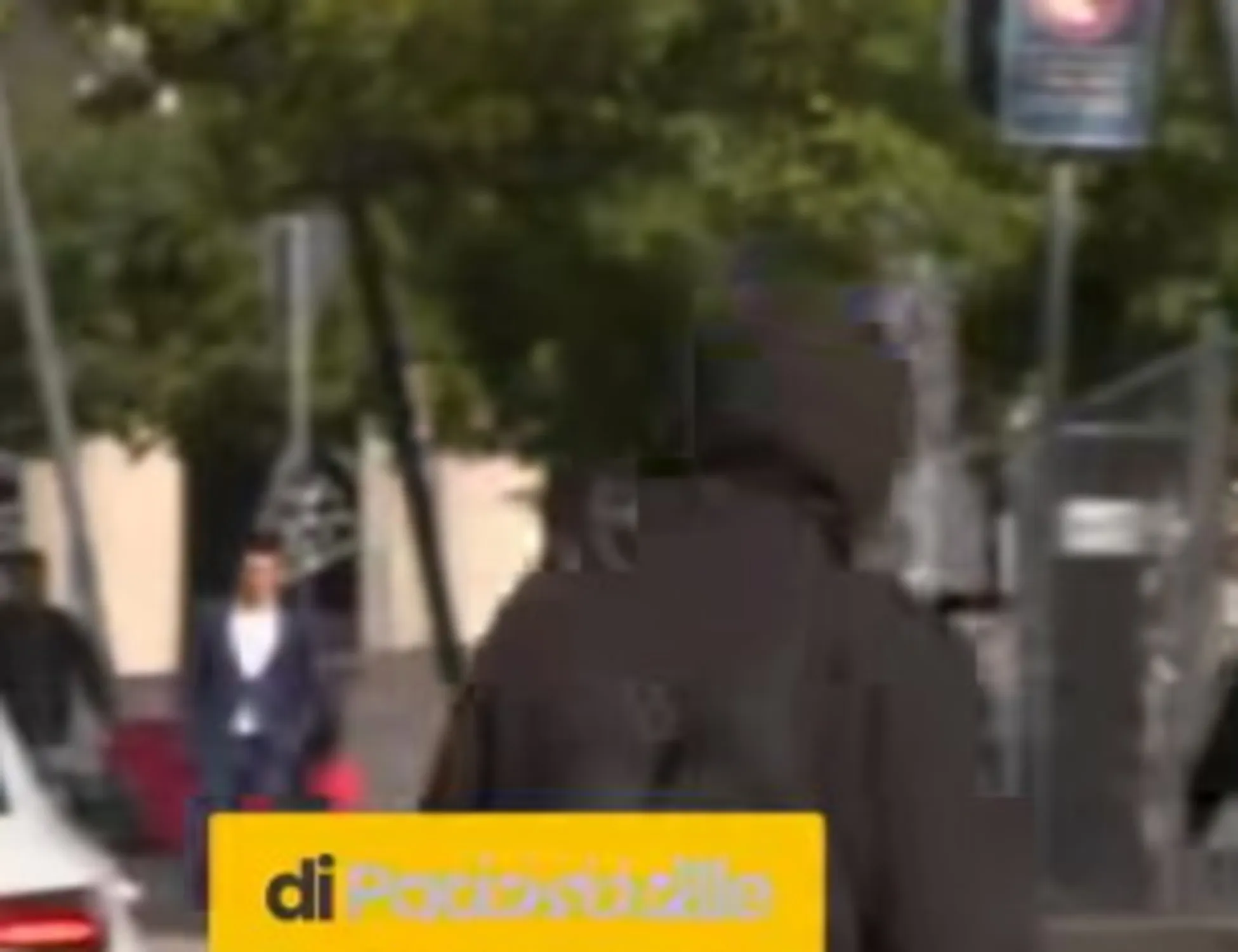 Leggi l'articolo: Lo straniero che ha ferito il poliziotto urlando "Allah Akbar"? Ecco che fine farà <span style="color: rgb(153, 0, 0);">Video</span>