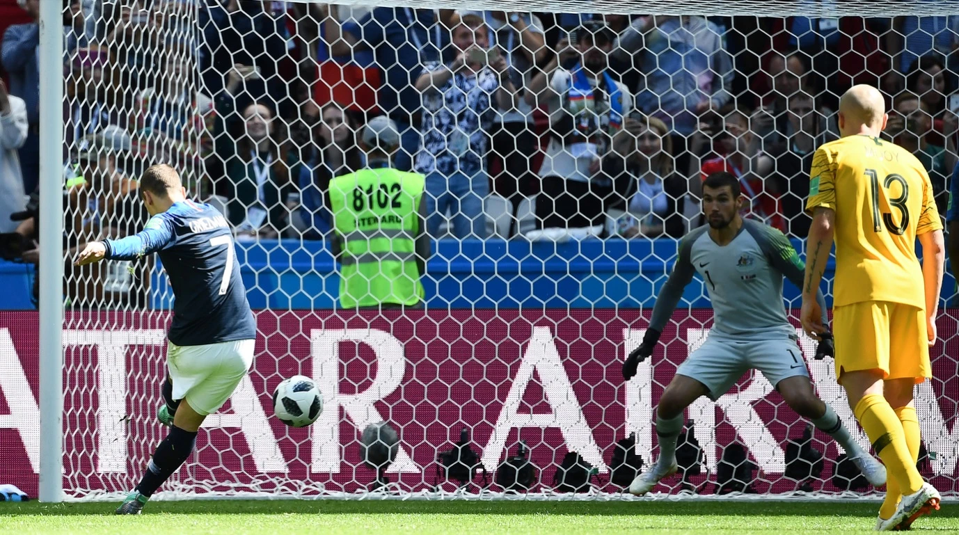 Russia 2018, in Australia-Francia il primo rigore assegnato con la Var a un Mondiale