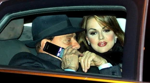 Silvio Berlusconi e Francesca Pascale, finisce male? "Niente buonuscita", 20 milioni a rischio