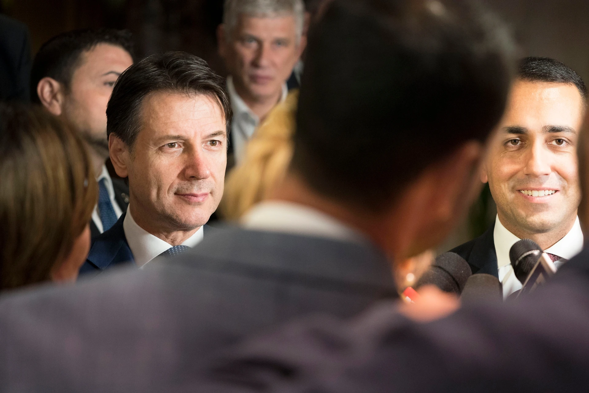 Luigi Di Maio contro Giuseppe Conte: "Ma sa chi l'ha messo in quel posto?". Uno sfogo violentissimo