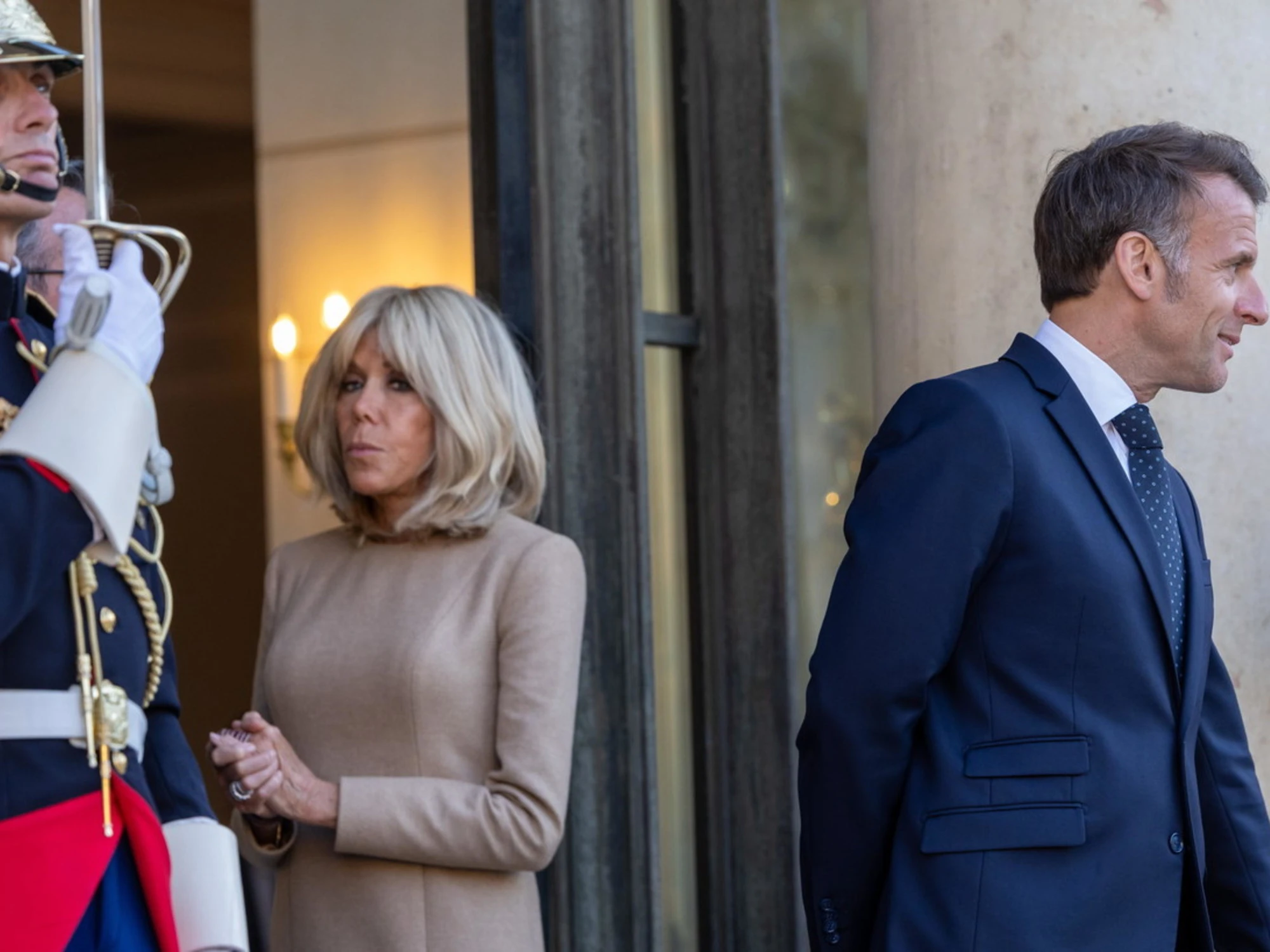 Francia sempre peggio: perquisito l’Eliseo per un caso di corruzione