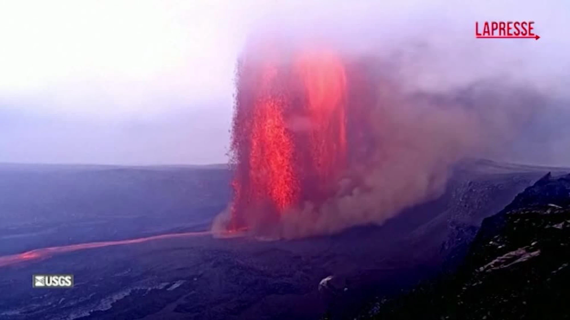 Hawaii, Monte Kilauea erutta fontane di lava